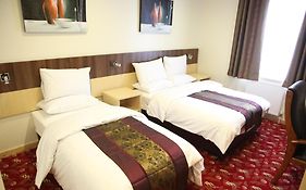 Cambridge Hotel